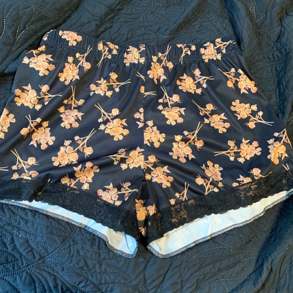 SHEIN Pants - Silky shorts